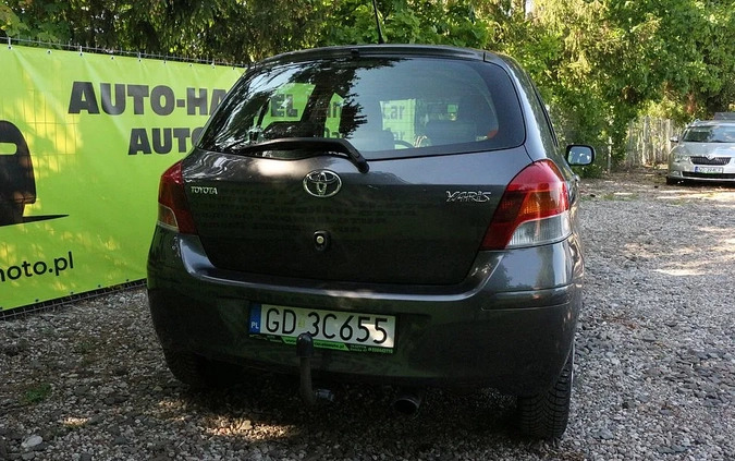 Toyota Yaris cena 18900 przebieg: 205000, rok produkcji 2009 z Siemianowice Śląskie małe 254